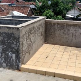 Jual Rumah di Jalan Garuda, Kediri - Rooftop dan Bak Penampungan Air